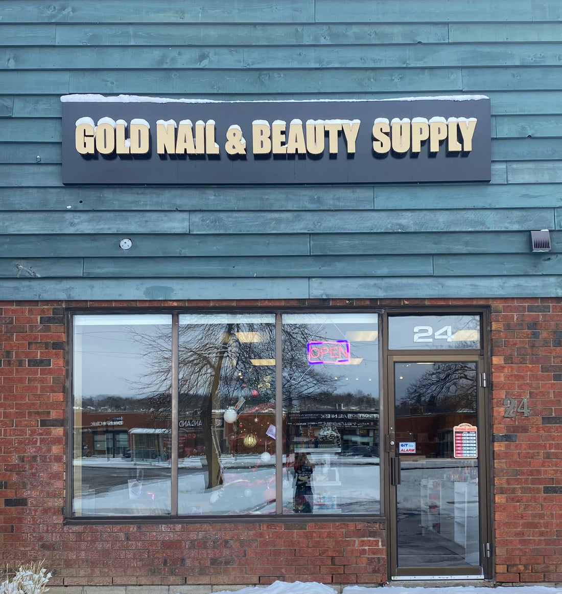 Discover Why Gold Nail & Beauty Supply is the Ideal Destination for Professional Eyelash Extension Tools in Barrie, Canada
